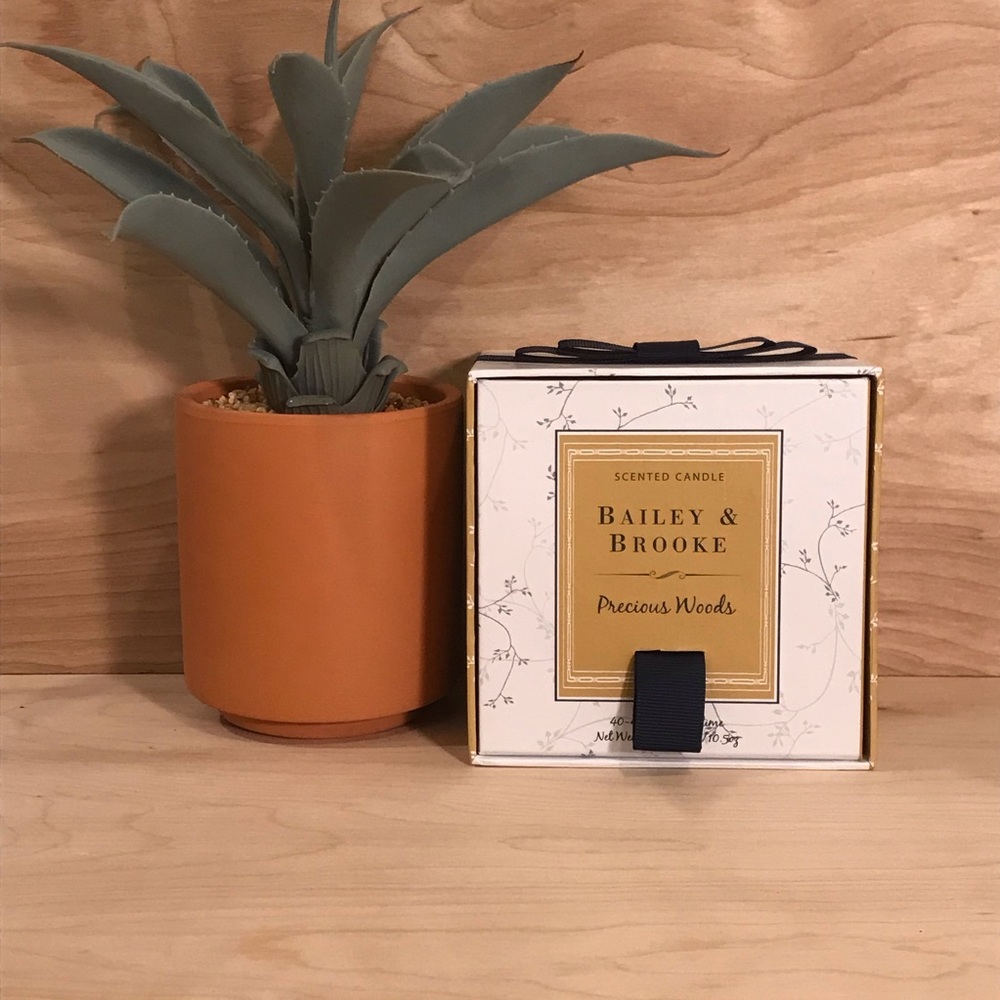 Bailey & Brooke Precious Woods 40h Candle-wGift Bx